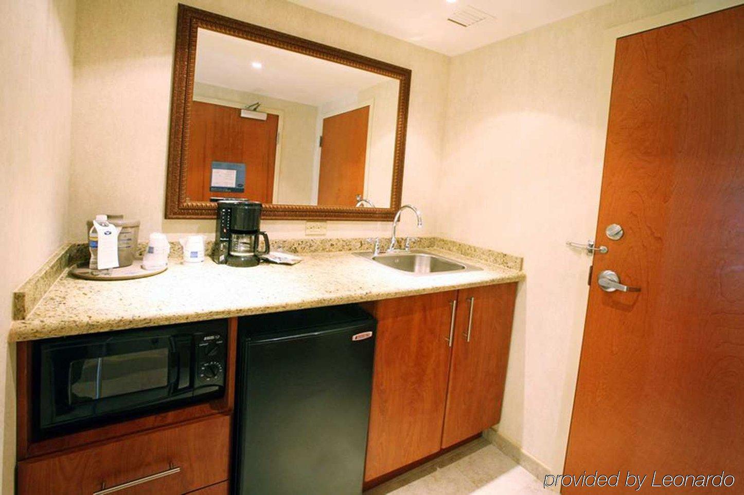 Hotel Hampton By Hilton Reynosa Zona Industrial Zimmer foto