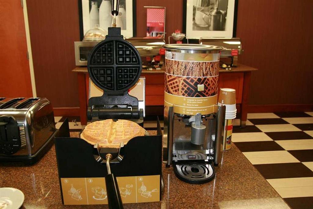 Hotel Hampton By Hilton Reynosa Zona Industrial Restaurant foto