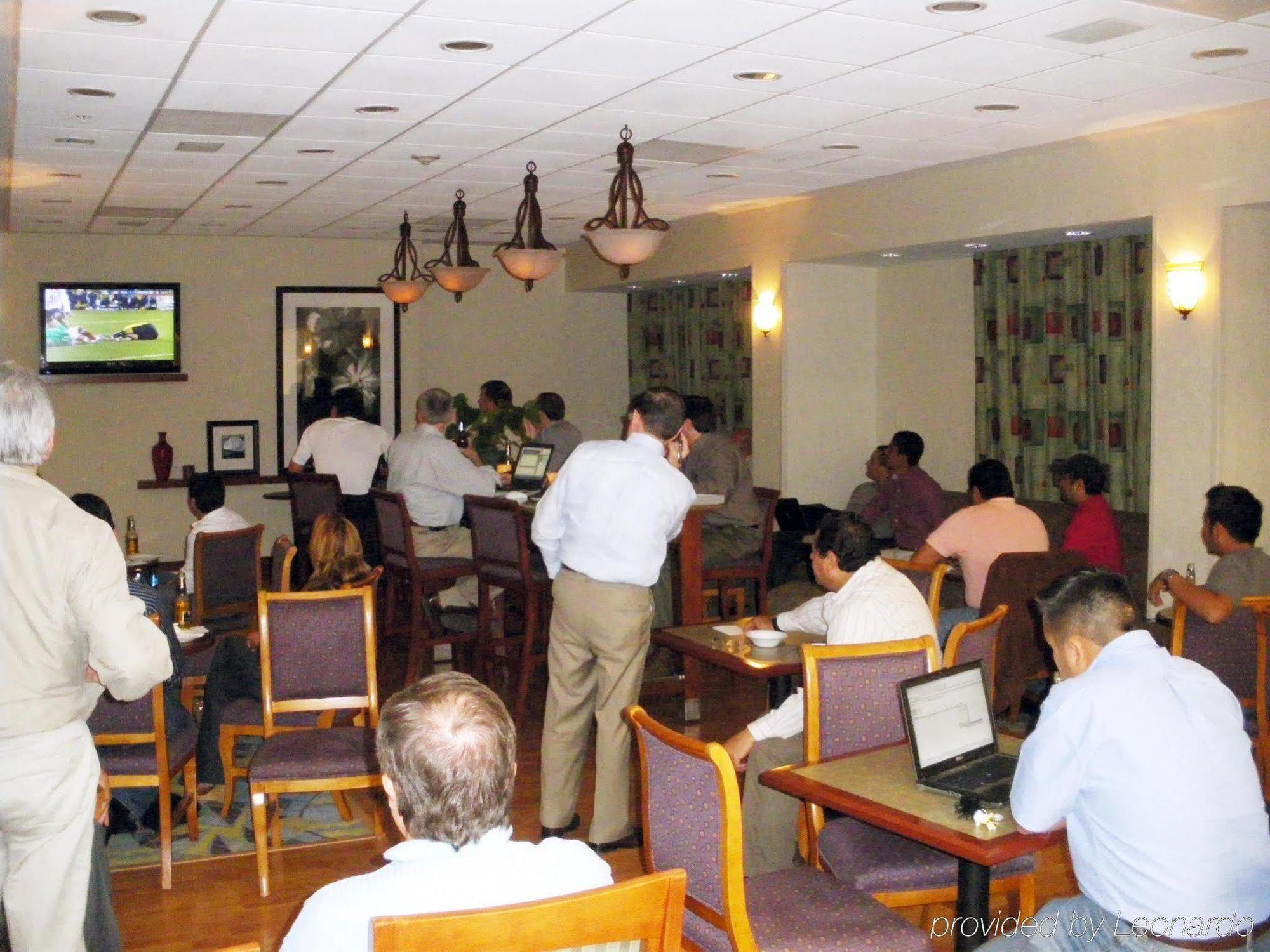 Hotel Hampton By Hilton Reynosa Zona Industrial Restaurant foto